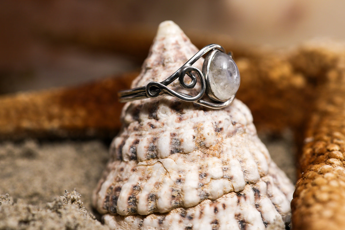 Sterling Silver 925 Ring - Ocean Dreamer - Moonstone - Q+ / 8.75