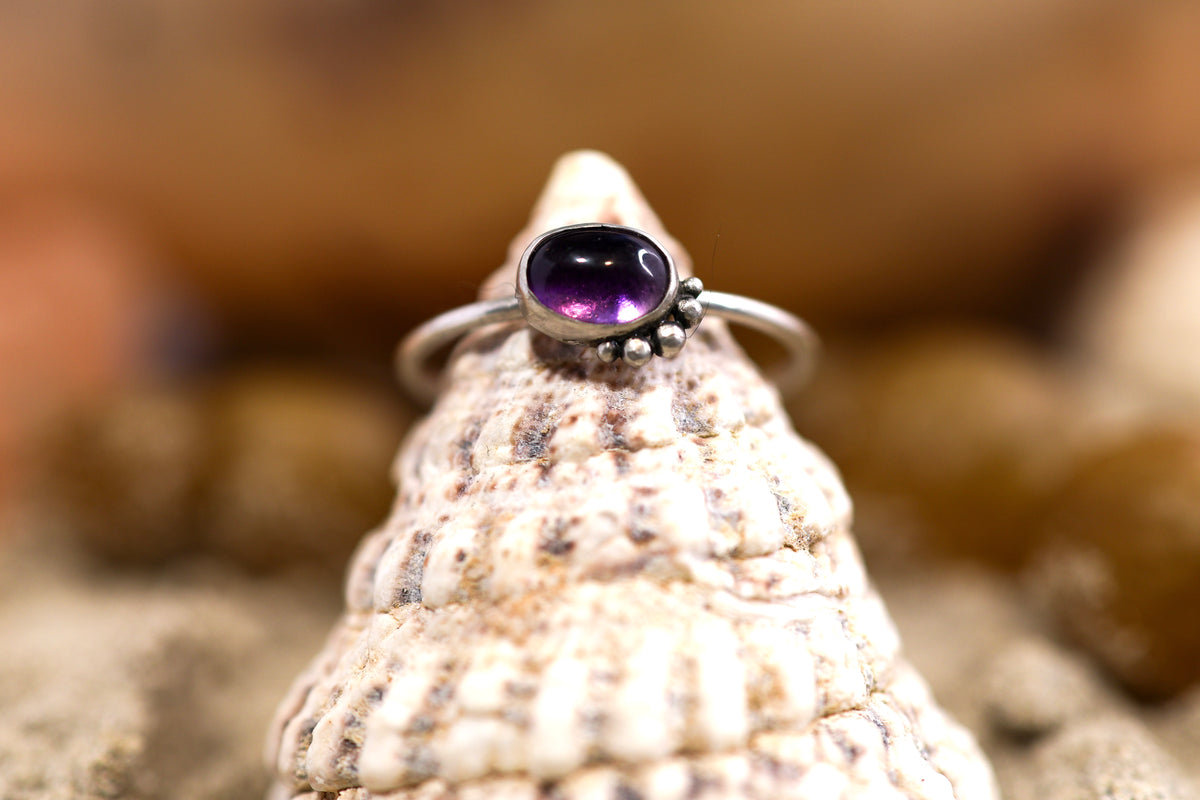 Sterling Silver 925 Ring - Simple Magic -Amethyst - Red - P+ / 8.25