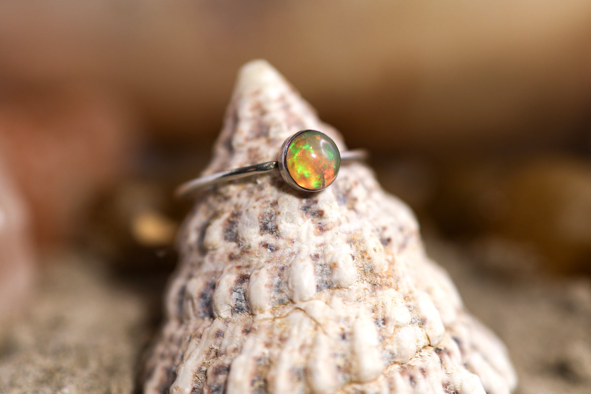 Sterling Silver 925 Ring - Simple Magic - Ethiopian Opel - O / 7.5