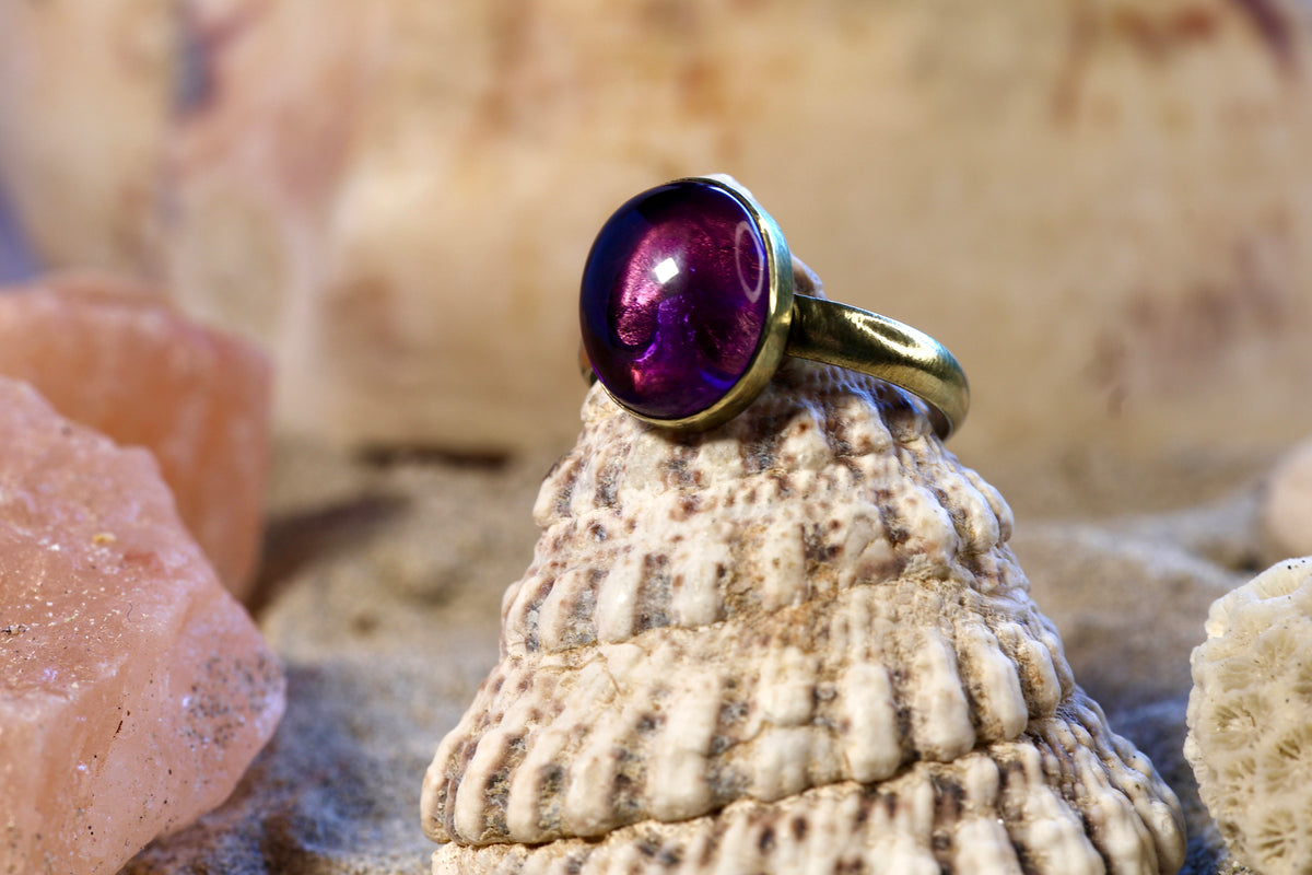 Brass Ring – Earthly Treasures - Amethyst - O / 7.5