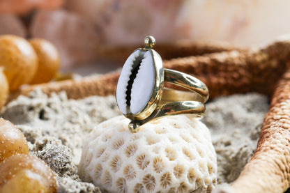 Brass Ring - Ocean Lover - Chunky - Cowrie Shell - M / 6.5