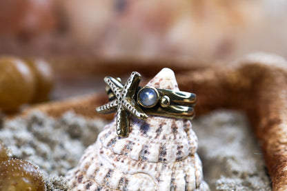 Brass Ring - Ocean Lover - Chunky - Starfish & Moonstone - M / 6.5