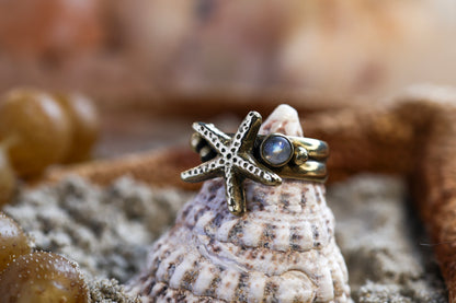Brass Ring - Ocean Lover - Chunky - Starfish & Moonstone - M / 6.5
