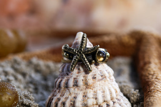 Brass Ring - Ocean Lover - Chunky - Starfish & Smoky Quartz – P+ / 8