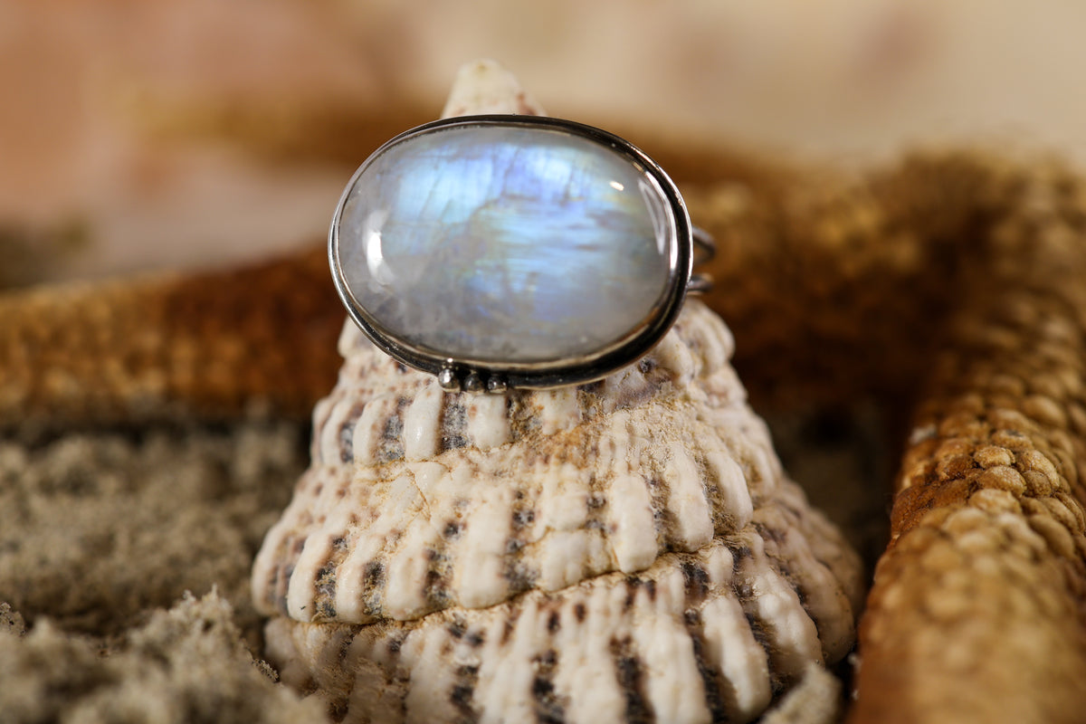 Sterling Silver 925 Chunky Ring - Ocean Dreamer - Moonstone - R+ / 9.25