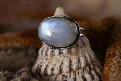 Sterling Silver 925 Chunky Ring - Ocean Dreamer - Moonstone - R+ / 9.25
