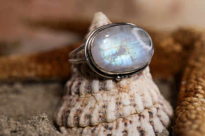 Sterling Silver 925 Chunky Ring - Ocean Dreamer - Moonstone - R+ / 9.25