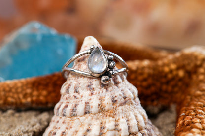 Sterling Silver 925 Ring - Ocean Dreamer - Moonstone - P+ / 8,25