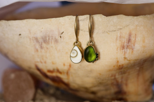 Earring - Brass - Odd - Shiva Shell & Sea glass
