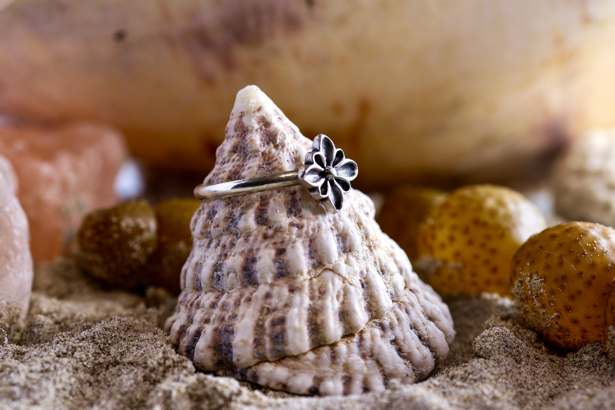 Sterling Silver 925 Ring -Simple Magic - Flower  - 0 / 7.5