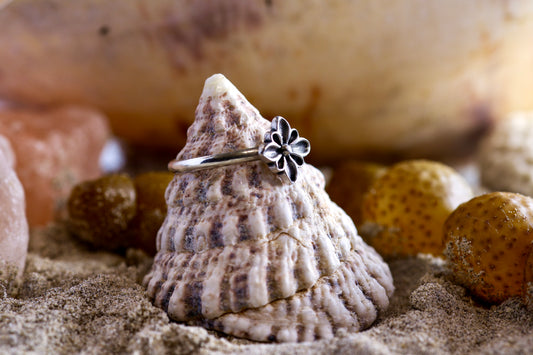 Sterling Silver 925 Ring -Simple Magic - Flower  - 0 / 7.5