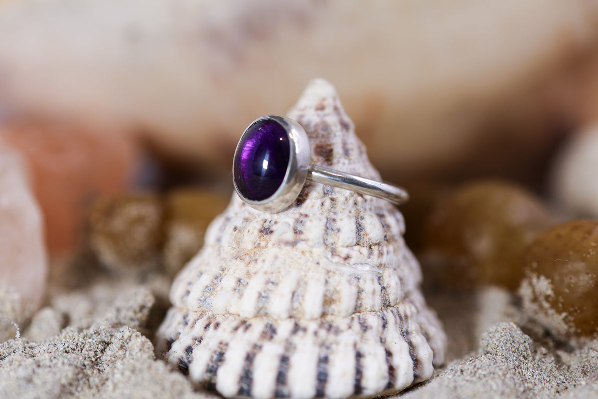 Sterling Silver 925 Ring - Simple Magic - Amethyst   - S / 9.5