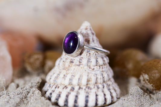 Sterling Silver 925 Ring - Simple Magic - Amethyst   - S / 9.5