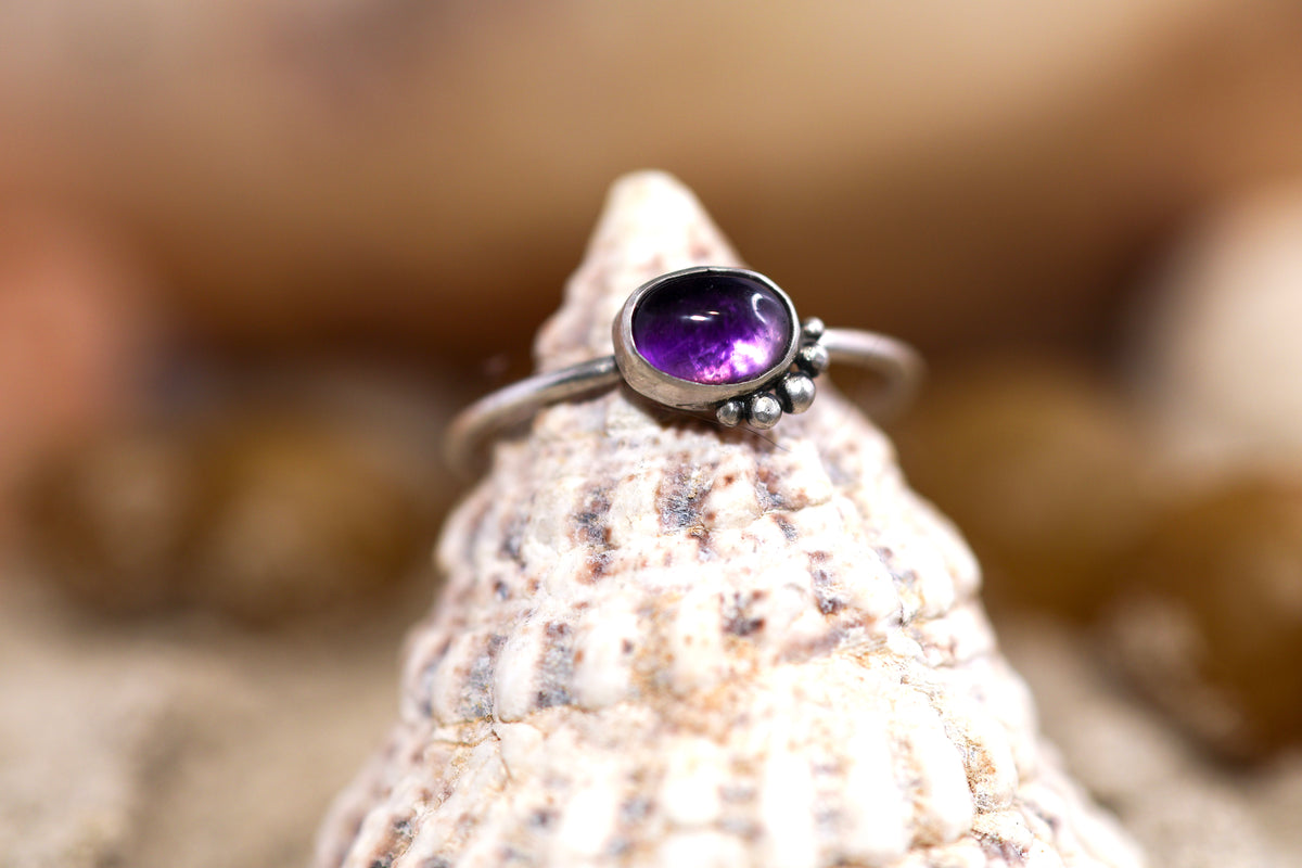 Sterling Silver 925 Ring - Simple Magic -Amethyst - Red - P+ / 8.25