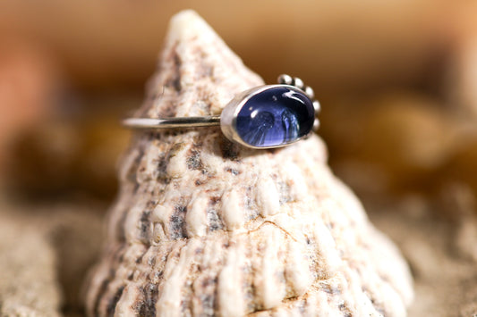 Sterling Silver 925 Ring - Simple Magic -Sea Glass - Purple  -  R / 9