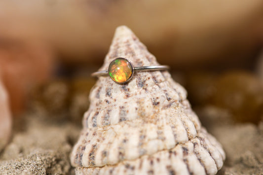 Sterling Silver 925 Ring - Simple Magic - Ethiopian Opel - O / 7.5