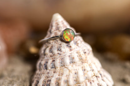 Sterling Silver 925 Ring - Simple Magic - Ethiopian Opel - O / 7.5