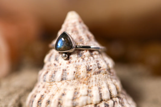 Sterling Silver 925 Ring - Simple Magic - Labradorite - P+ / 8.25