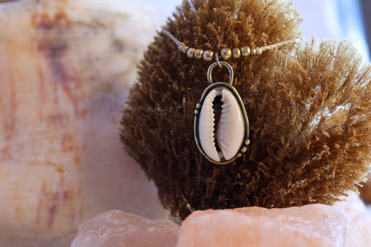 Adjustable - Cowrie Shell