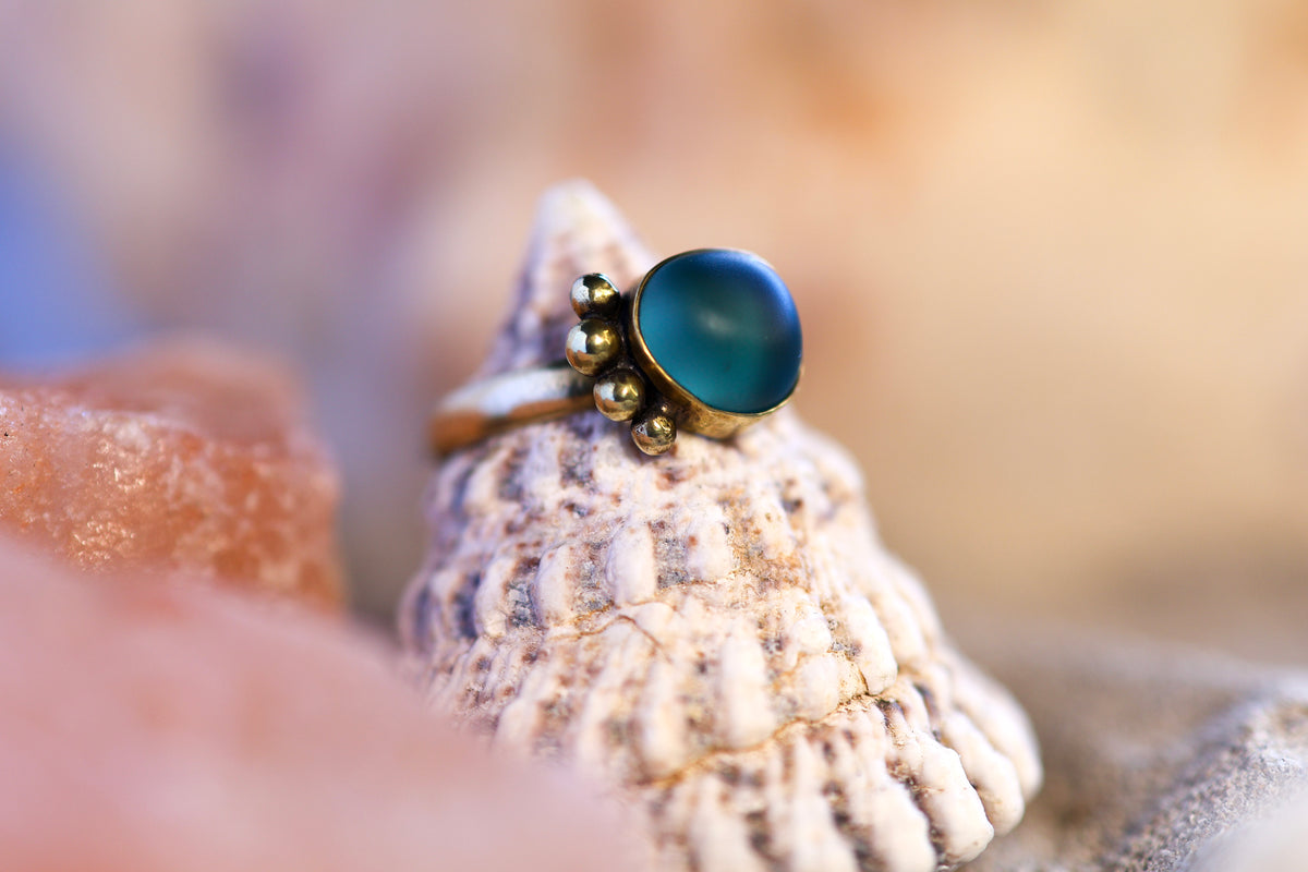 Brass Ring – Earthly Treasures - Sea Glass - Blue - R / 9