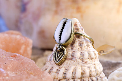 Brass Ring – Earthly Treasures - Bohemian Cowrie Shell - P / 8