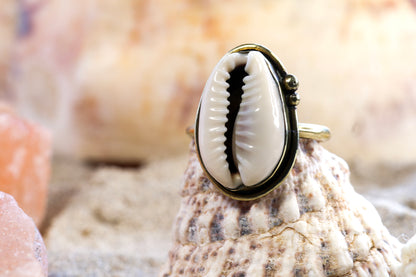 Brass Ring – Bohemian Soul - Cowrie Shell - P+ / 8.25