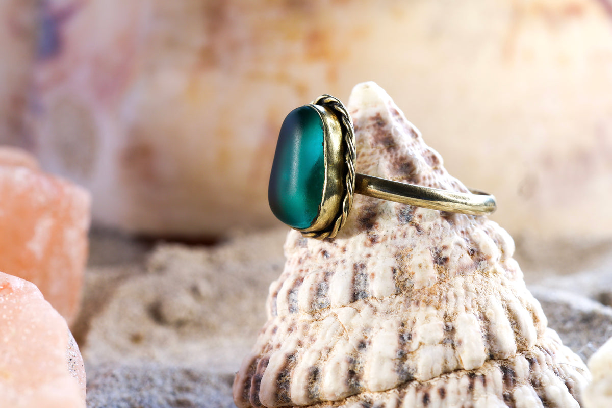 Brass Ring – Earthly Treasures - Sea Glass - Green - P+ / 8.25