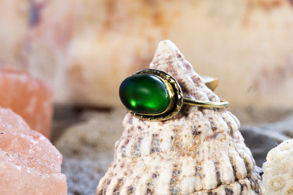 Brass Ring – Earthly Treasures - Green sea glass - P / 8