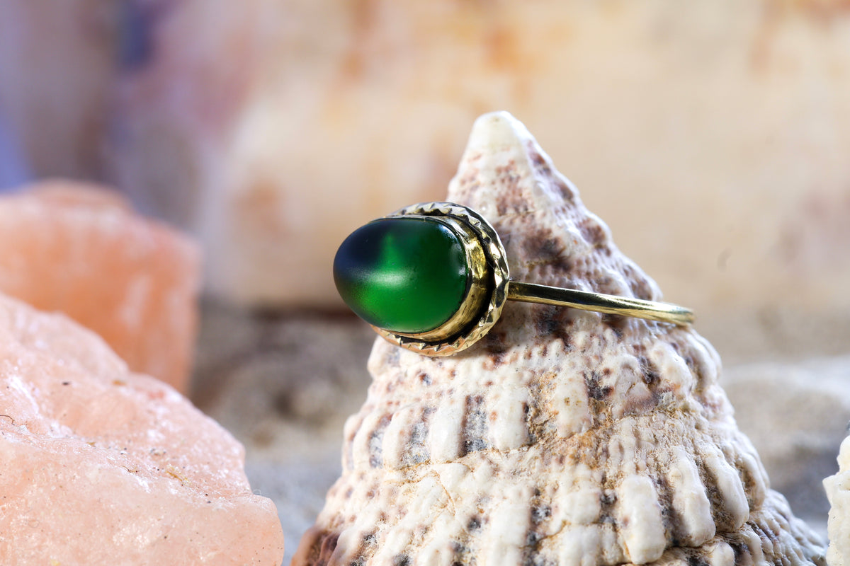 Brass Ring – Earthly Treasures - Green sea glass - P / 8