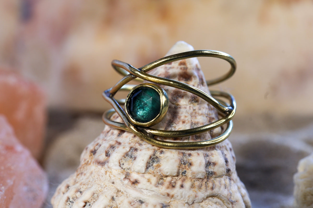 Brass Ring – Bohemian Soul - Wild Wire - Neon Kyanite - O / 7.5