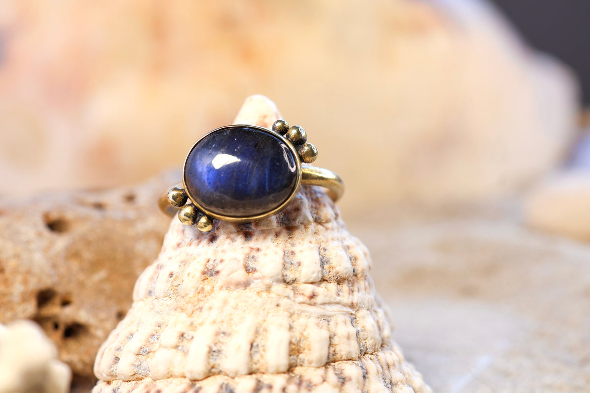 Brass Ring – Bohemian Soul - Labradorite - O+ / 7.75