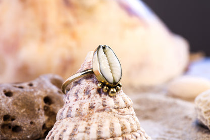 Brass Ring – Bohemian Soul - Bubble Cowrie Shell - Q / 8.5