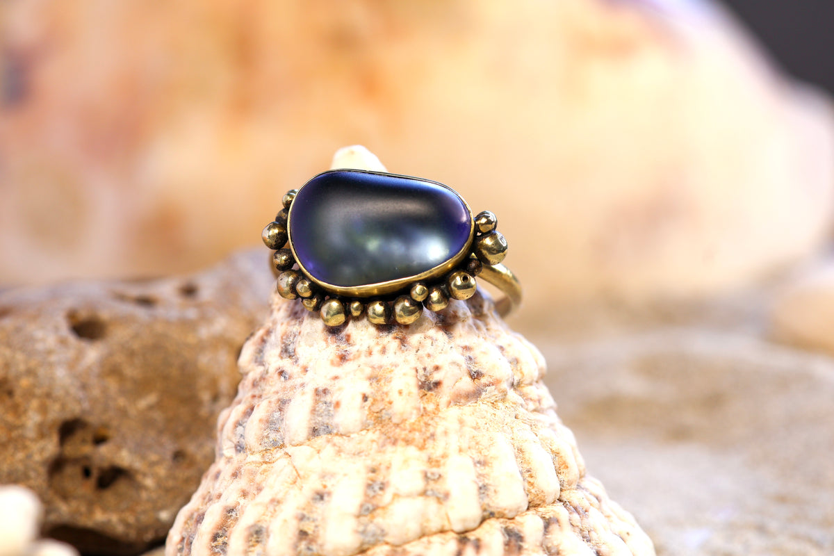 Brass Ring – Bohemian Soul -Bubble Sea Glass - Lilac - O / 7.5