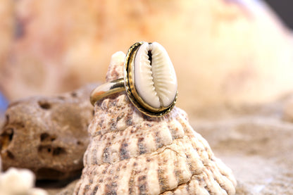 Brass Ring – Bohemian Soul -Cowrie Shell - Wire Band - O / 7.5