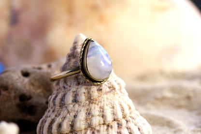 Brass Ring – Bohemian Soul - Rainbow Moonstone - Tear Drop - S / 9.5