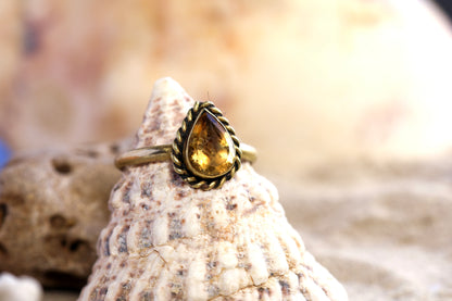 Brass Ring – Bohemian Soul -Citrine - Twisty Wire - P / 8
