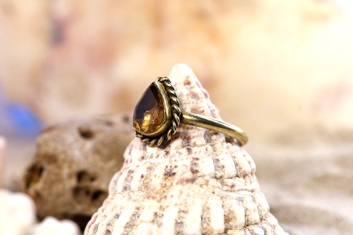 Brass Ring – Bohemian Soul -Citrine - Twisty Wire - P / 8