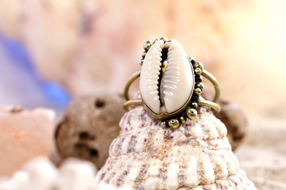 Brass Ring – Bohemian Soul - Cowrie Shell - Chunky Bubble  - P / 8